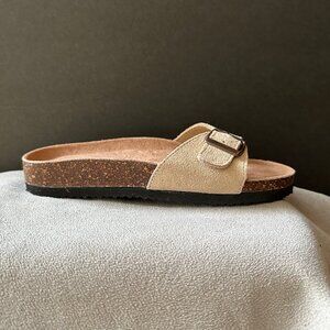 Natura Ergonomic leather strap sandal, beige size 36/5.5